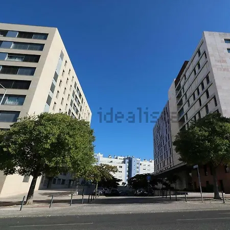 Happy Building By Gw Holidays Lisbon